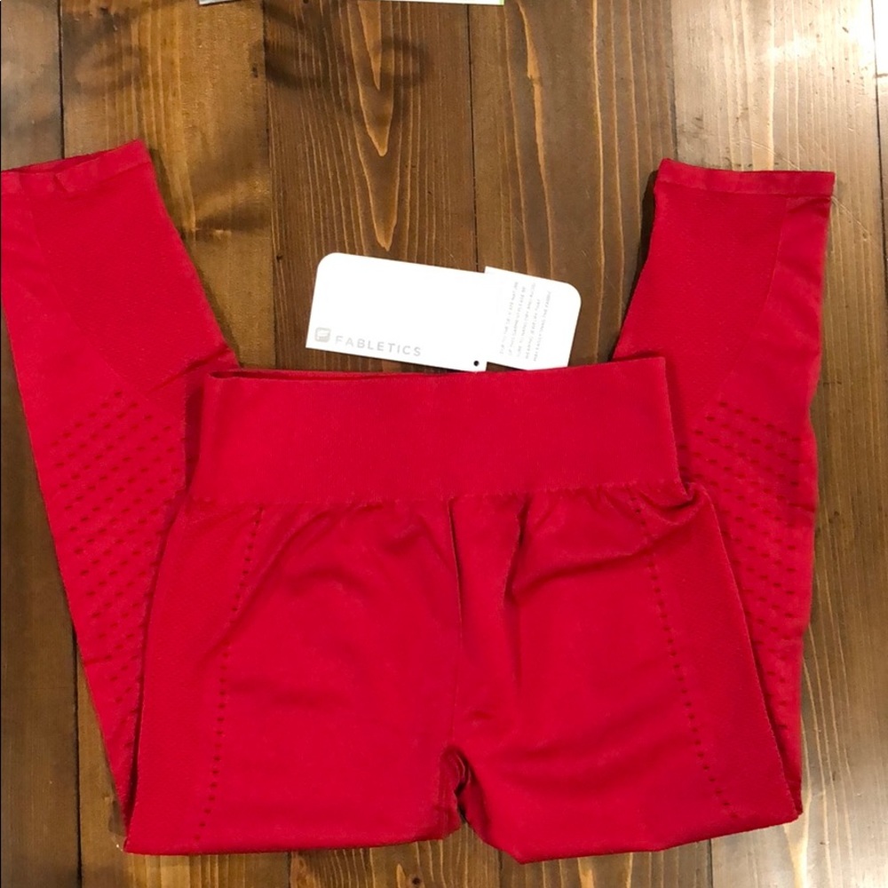 Fabletics Delta Capri Tight